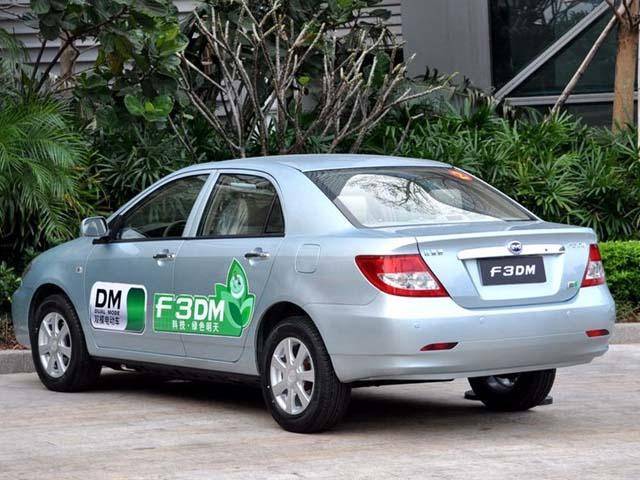 2009款比亚迪f3dm双模电动车后尾