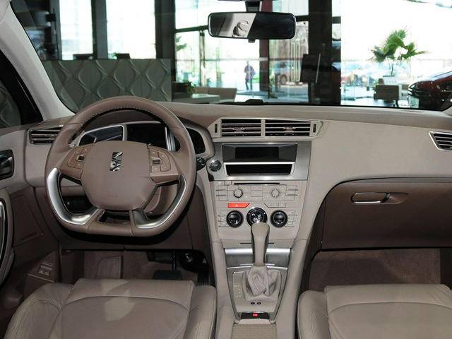 长安标致雪铁龙 - 雪铁龙ds 5ls三厢 - 内饰图库 - 第一车网